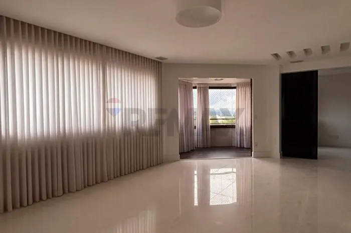 Apartamento de Luxo em Candeias: 231m² de Conforto