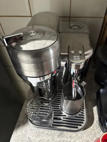 Cafeteira Nespresso Creatista 220v