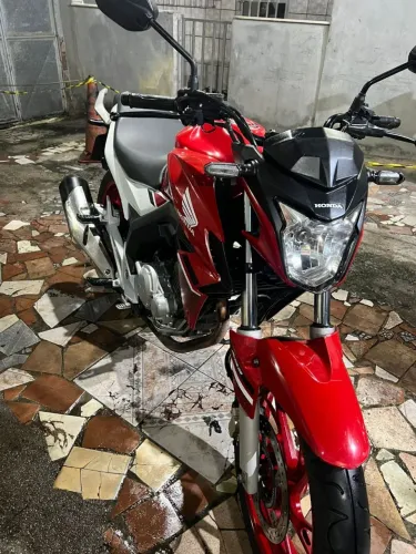 ? Honda CB 250F Twister - Excelente estado!