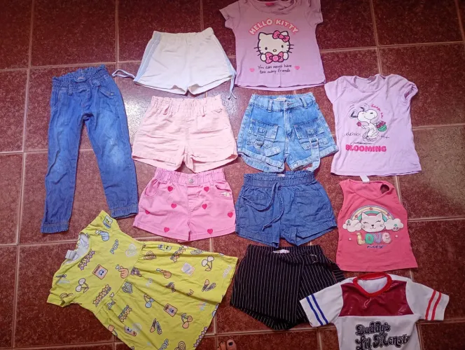 Lote de roupas para crianças de 4 anos 