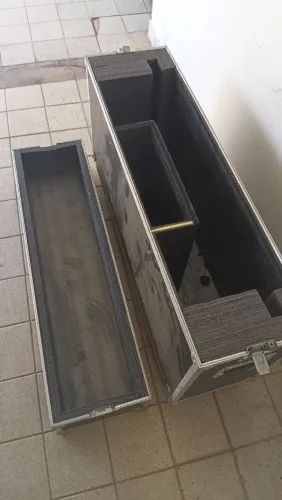 case baú (flight case) com revestimento interno em espuma 