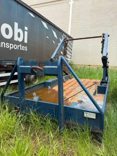 Vendo Poliguindaste Grimaldi