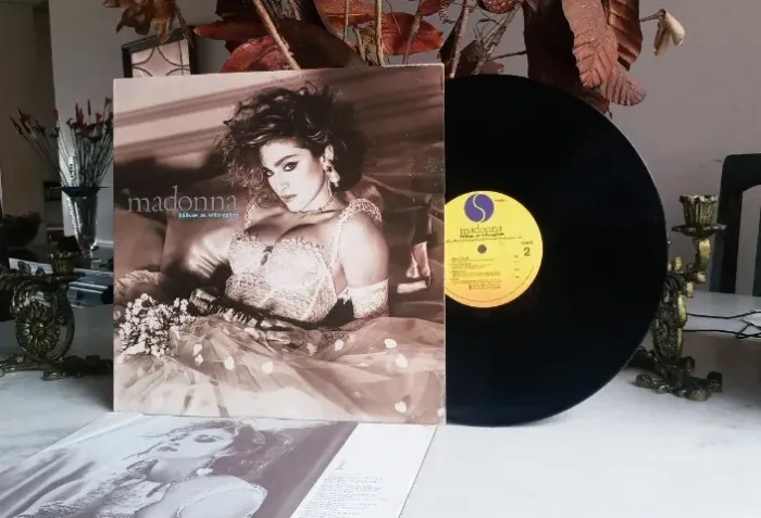 LP Vinil Importado - Madonna - Like a Virgin c/ encarte