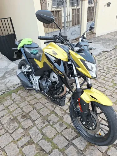 CB 300F Twister