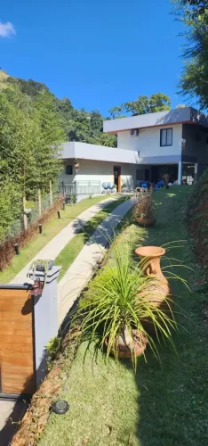 Imóvel para venda tem 240 metros quadrados com 3 suítes em Retiro - Petrópolis - RJ