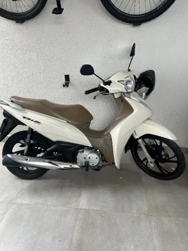 Honda branca pérola excelente !