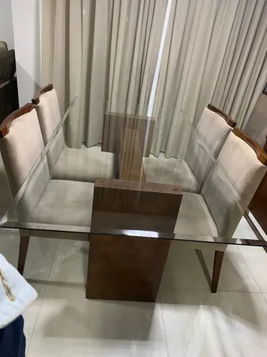 Mesa 8 lugares tampo vidro sem cadeiras
