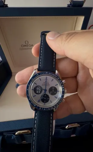 Omega Speedmaster Snoopy (SC)