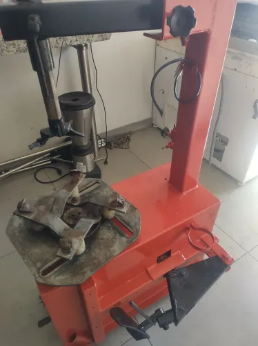 Máquina de deslocamento de pneu
