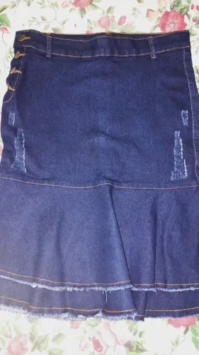 VENDO saia jeans Midi,dois babados. Usada. Em bom estado.Número 40