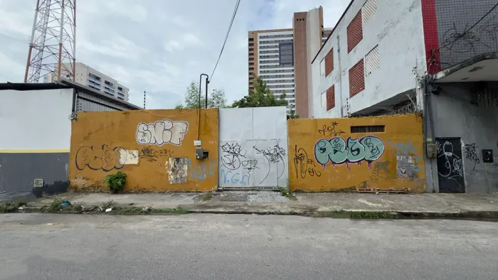 Terreno comercial para locação com 457 m² em localização estratégica.