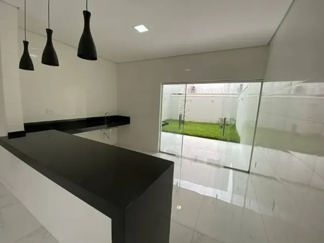 Casa com 3 Quartos e 3 banheiros à Venda, 147 m²