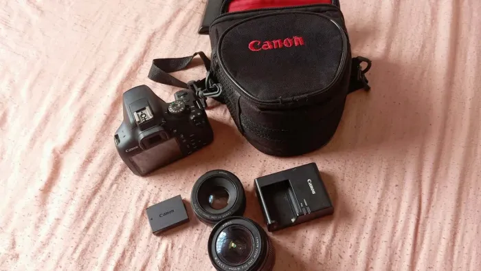 Vendo essa câmera Canon T7 