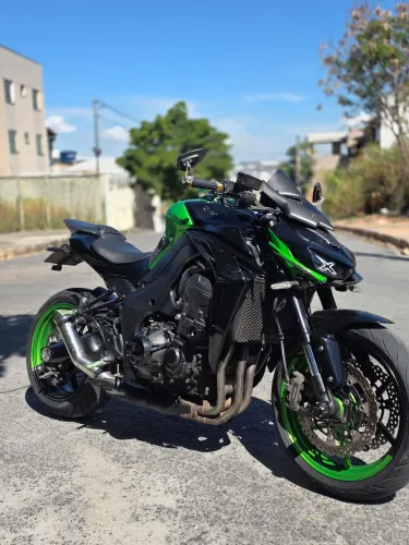 Vendo Z1000! Moto impecável.