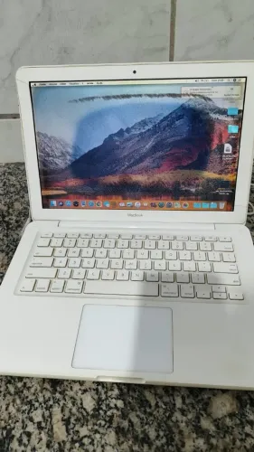 MacBook White 2009