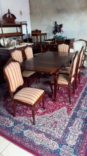 Mesa com 6 cadeiras Luís XV