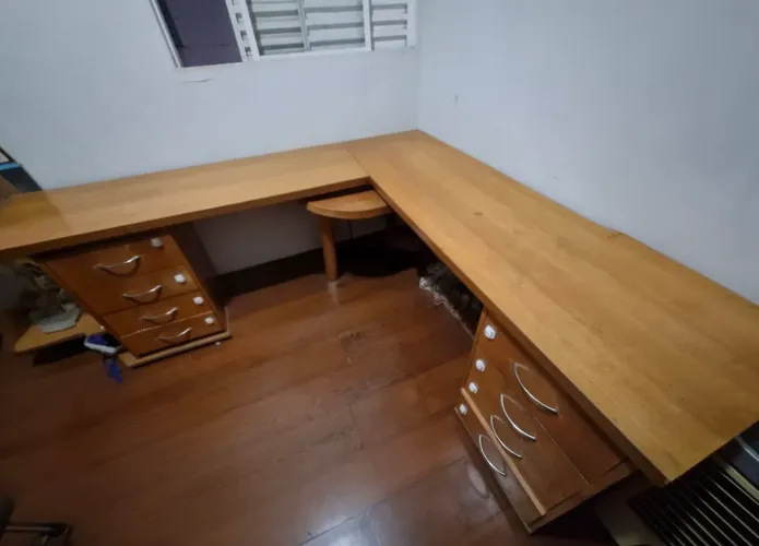 Escrivaninha em L para escritórios e/ou home Office