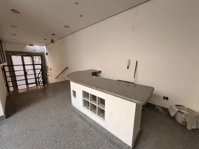 Prédio comercial de 3 pavimentos no Jardim América
