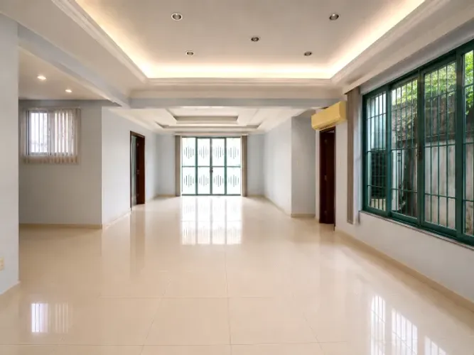 Centro, Apartamento para Locação, 200m², 4 Quartos, Varandas, Climatizado, Primeiro Andar.