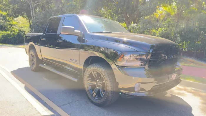 Ram Classic Laramie Night Edition 5.7 V8 16V Gasolina 4X4 Aut. 2023