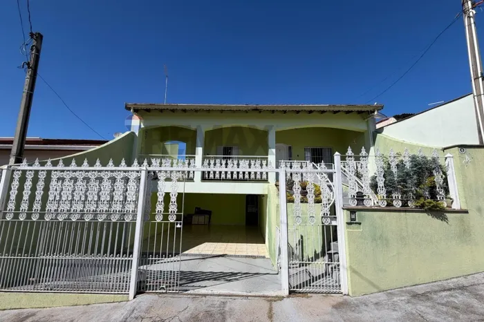 Casa à venda no Bairro Jardim Vera Cruz em Louveira Espaço, conforto e excelente localiza