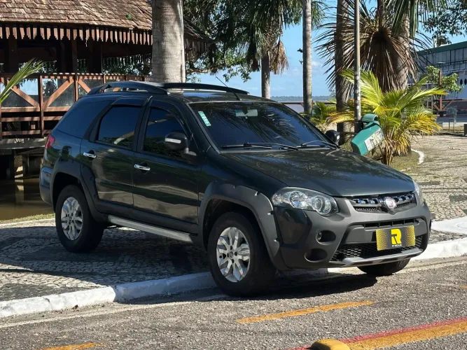 Fiat Palio Weekend Adventure Locker 1.8 Flex 2013