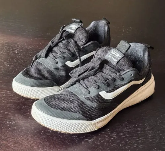 Vans UltraRange - Tamanho 42 - Preto