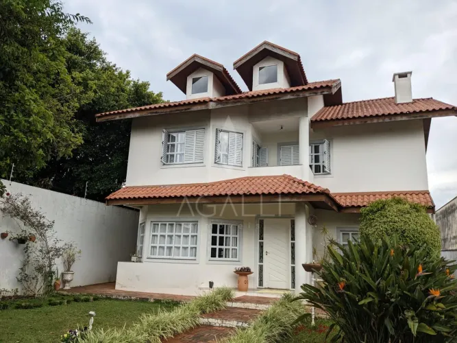 Sobrado à venda no bairro SÃO BRAZ - CURITIBA - PR