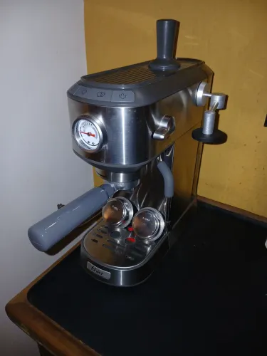 Cafeteira Espresso Oster Compacta perfect Brew vários equipamentos ou original menor valor