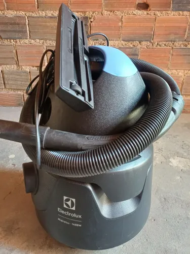 ASPIRADOR DE PÓ E AGUA
