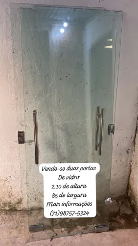 Vende-se 2 portas de vidros