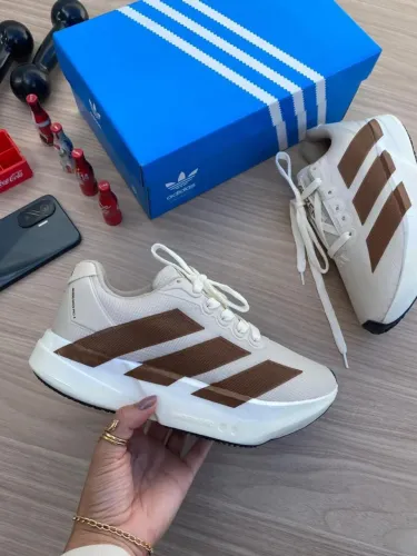 Adidas Adizero Adios Pro 4 Cream & Brown | Tecnologia Lightstrike Pro, Placa de Carbono