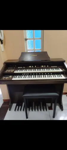 Órgão Tokai T1 litúrgico semi-novo