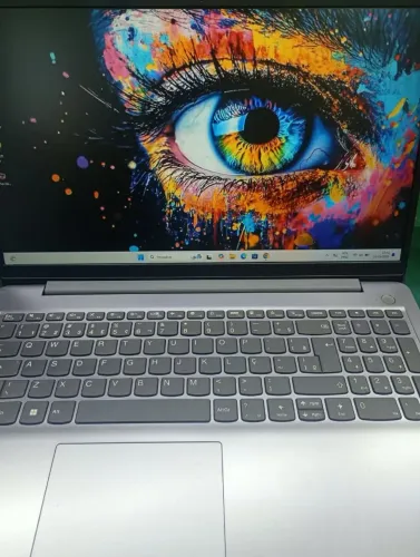 Notebook lenovo +ssd256gb+4gb de memória 