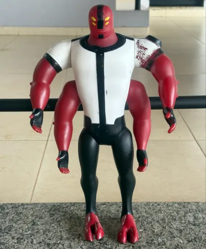 Boneco Gigante Quatro Braços - Ben 10 Original