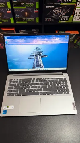 Notebook Lenovo i5 12th