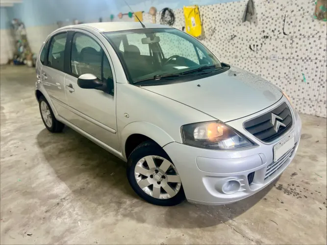 Citroen C3 GLX 1.4/ GLX Sonora 1.4 Flex 8V 5P 2012