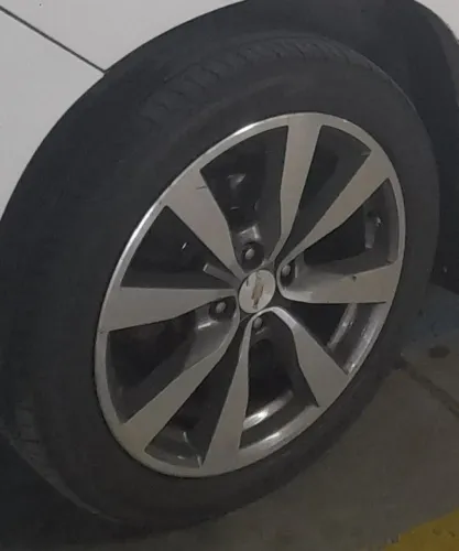 RODAS ARO 17 COM PNEUS BONS 205/55 URGÊNCIA EM VENDER!