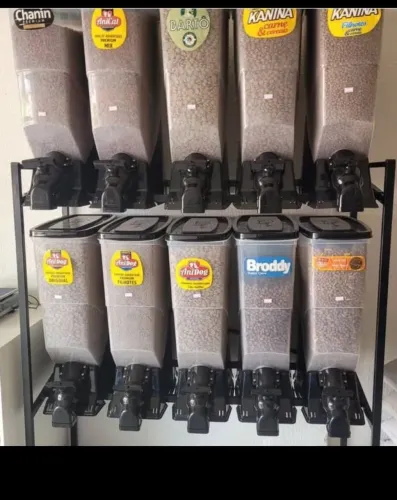 Vendo expositor de ração,seme novo