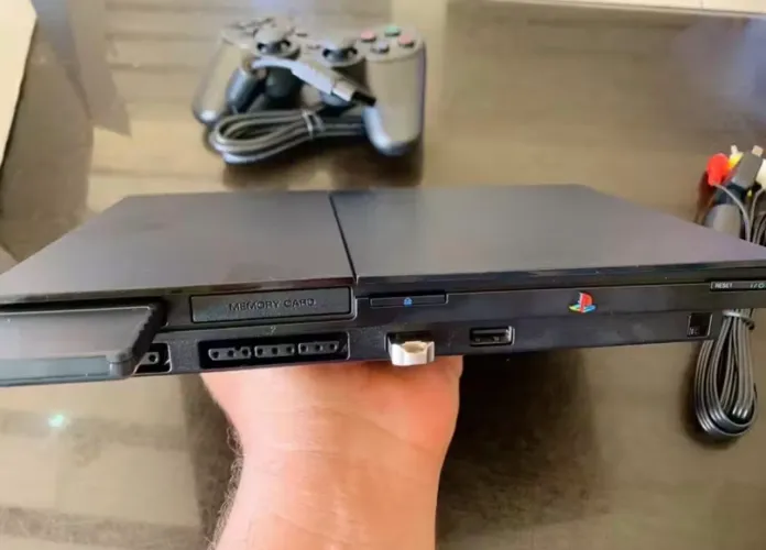 Vendo Ps2 com todos os cabos + 1 controle