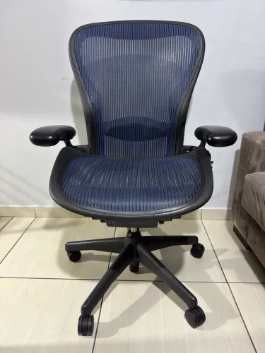 Cadeira Herman Miller Aeron Clássica C Semi completa