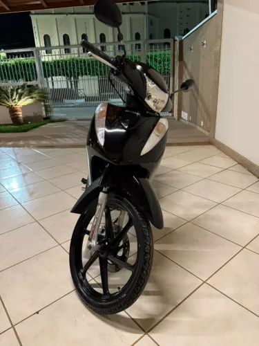 Honda biz em excelente estado de conservação, única dona 