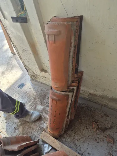 Doação devtelhas na v Hortênsia precisa vir buscar
