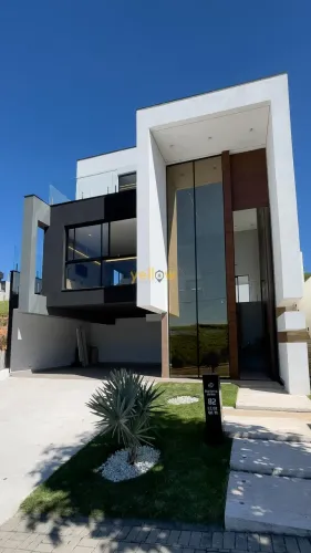 Casa em Condomínio Fechado em Condominio Entreserras - Santa Isabel, SP