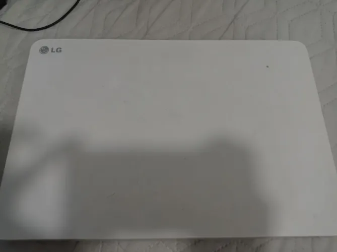 Notebook LG Ultra Slim 15U34 (Ligando Perfeitamente + Carregador)