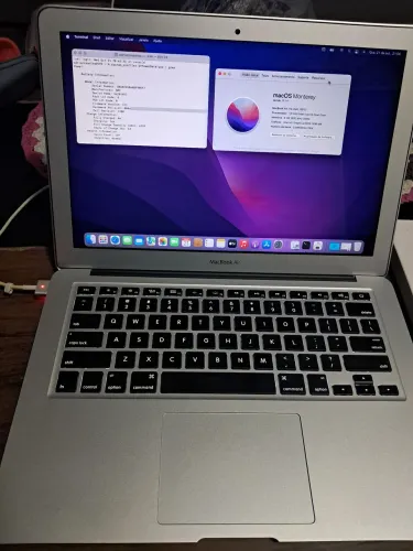 MacBook Air 13" (2017) i5 8GB 128GB SSD + Magic Mouse + Magic Keyboard