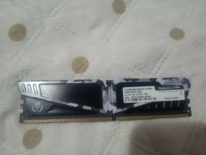 2 unidades de Memória ram 8gb DDR4