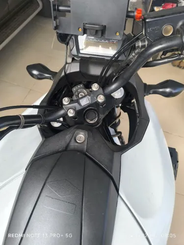 Vendo essa moto em excelente estado muito conservada motivo estou tirando outra nova