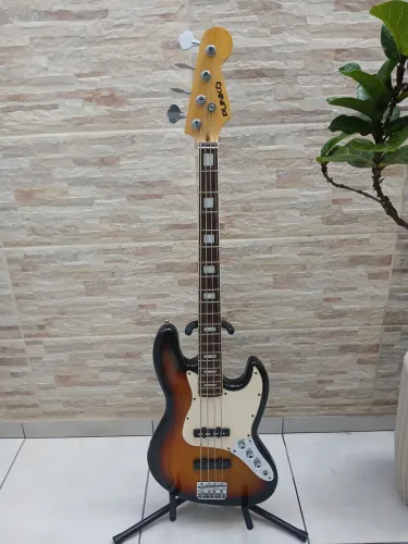 Baixo Jazz Bass Punkd