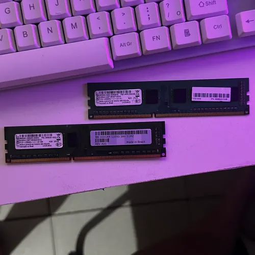 Kit Memória RAM 8GB (2x 4GB) DDR3 1600MHz
